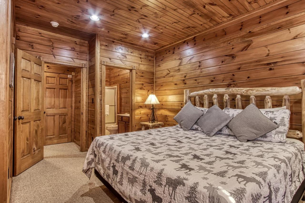 Lazy Bear Lodge, Hot Tub, Resort Pool, Wifi, 1089 Free Tickets Each Paid Day, Dollywood And More Gatlinburg Ngoại thất bức ảnh