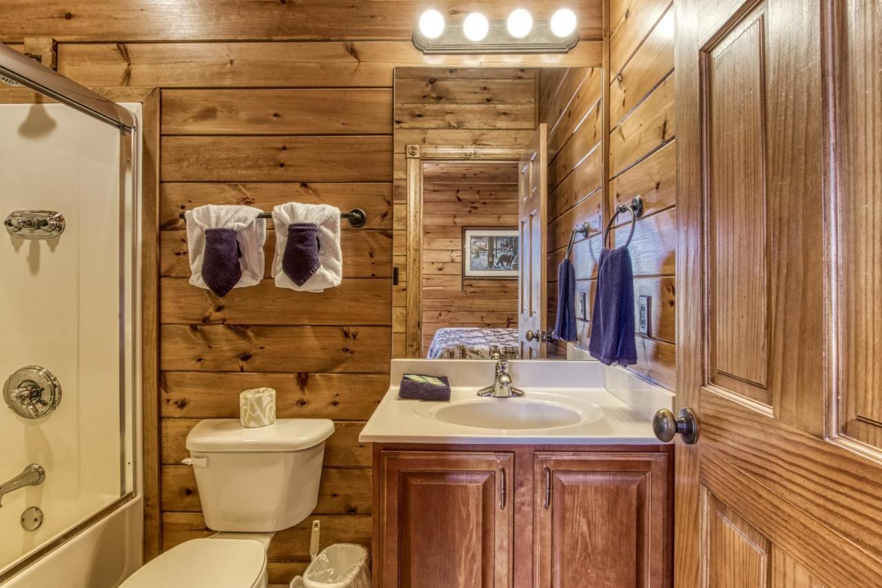 Lazy Bear Lodge, Hot Tub, Resort Pool, Wifi, 1089 Free Tickets Each Paid Day, Dollywood And More Gatlinburg Ngoại thất bức ảnh