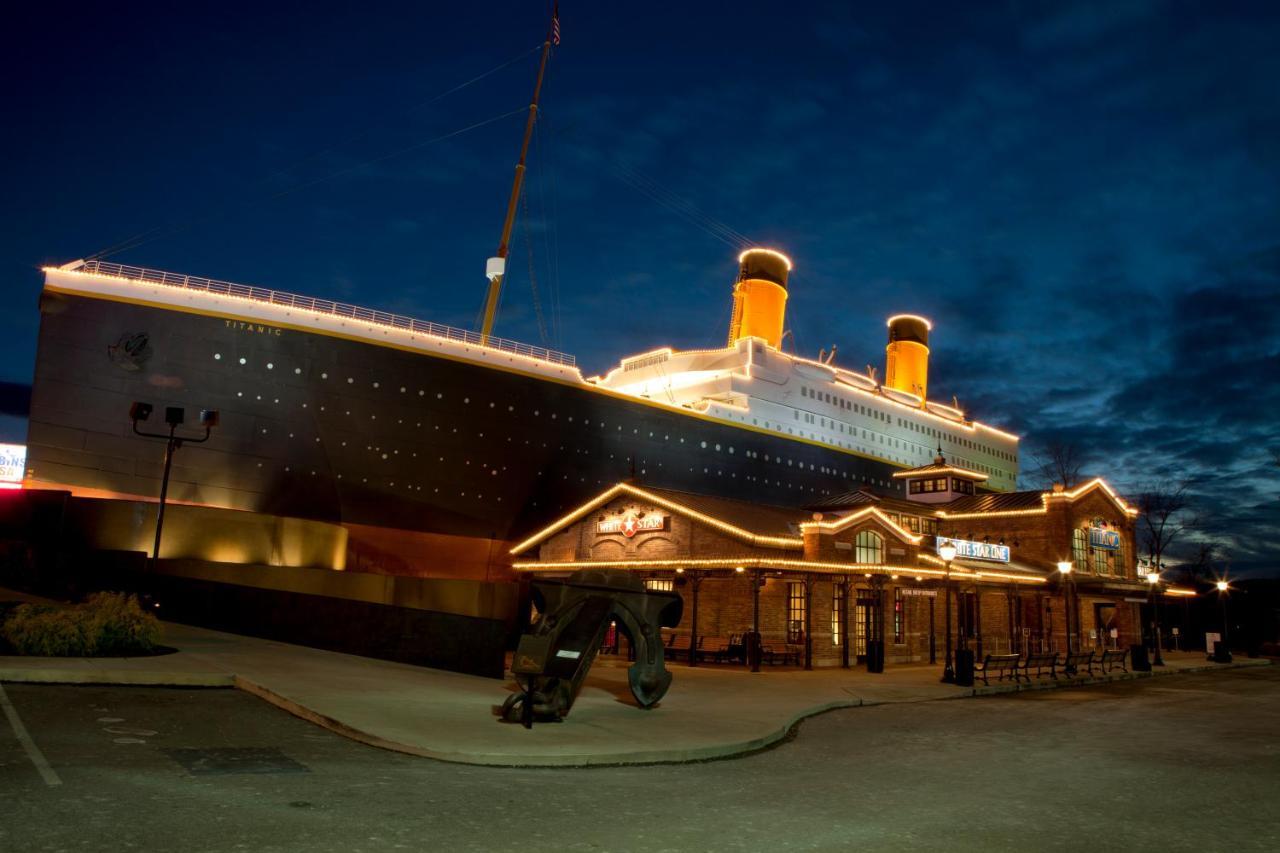Lazy Bear Lodge, Hot Tub, Resort Pool, Wifi, 1089 Free Tickets Each Paid Day, Dollywood And More Gatlinburg Ngoại thất bức ảnh