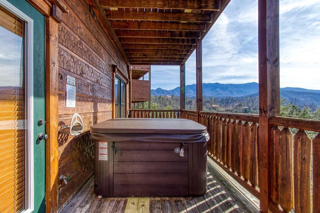 Lazy Bear Lodge, Hot Tub, Resort Pool, Wifi, 1089 Free Tickets Each Paid Day, Dollywood And More Gatlinburg Ngoại thất bức ảnh